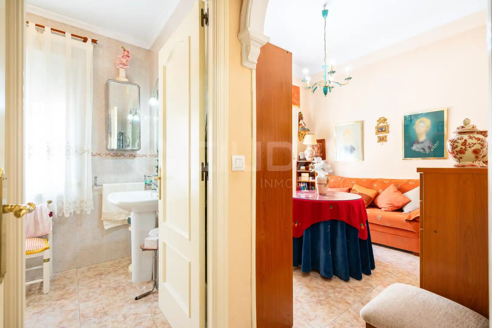 Flat for sale in Sevilla  with Air Conditioner, Storage room and Balcony