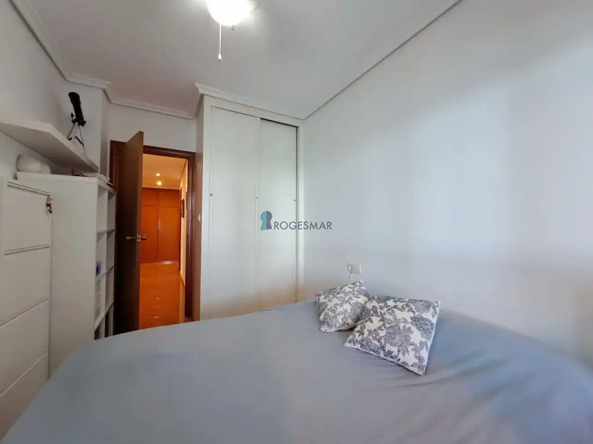 Dormitori de Apartament en venda en Benicasim / Benicàssim amb Terrassa, Traster i Piscina comunitària
