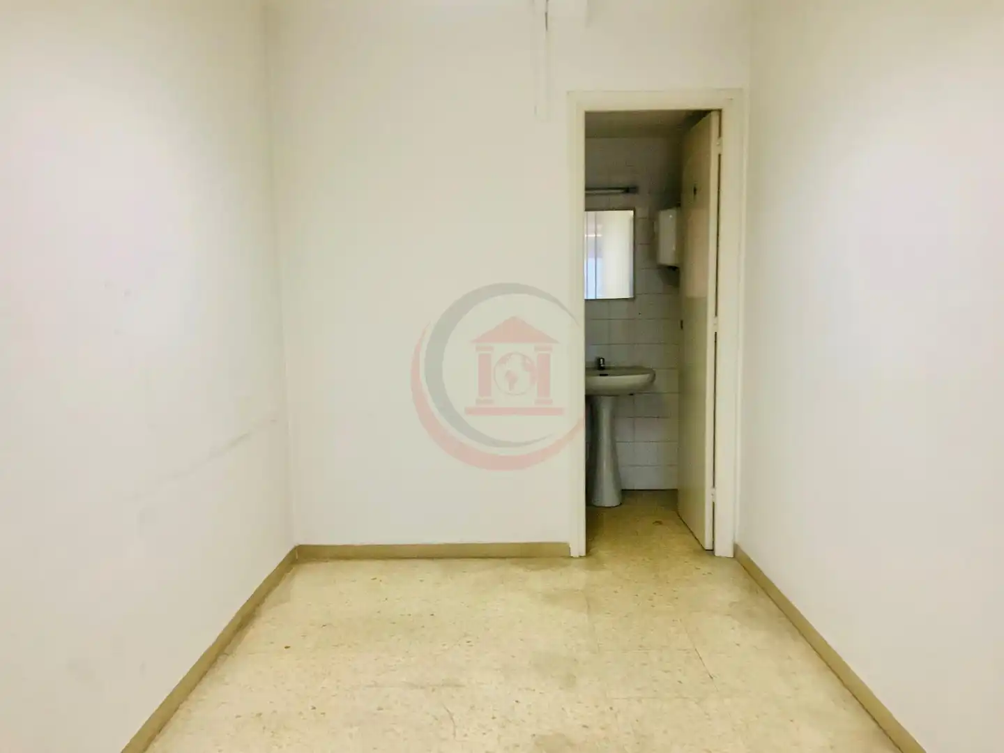 Commercial properties for rent in Barcelona  with Air Conditioner