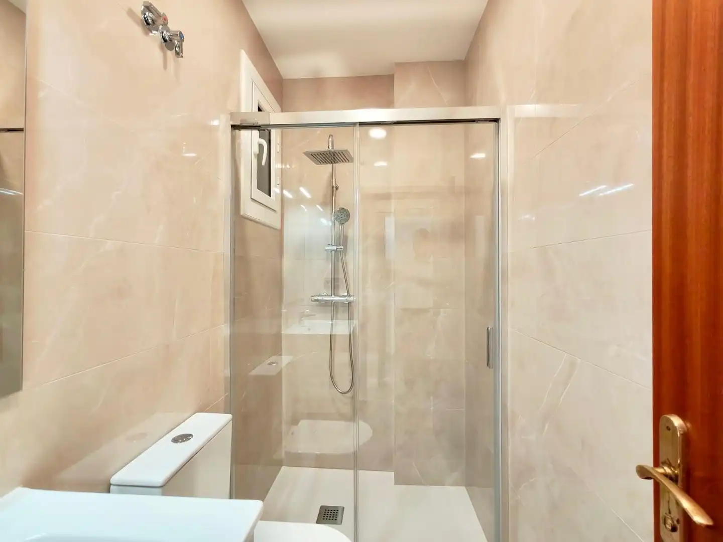 Bany de Apartament en venda en Esplugues de Llobregat
