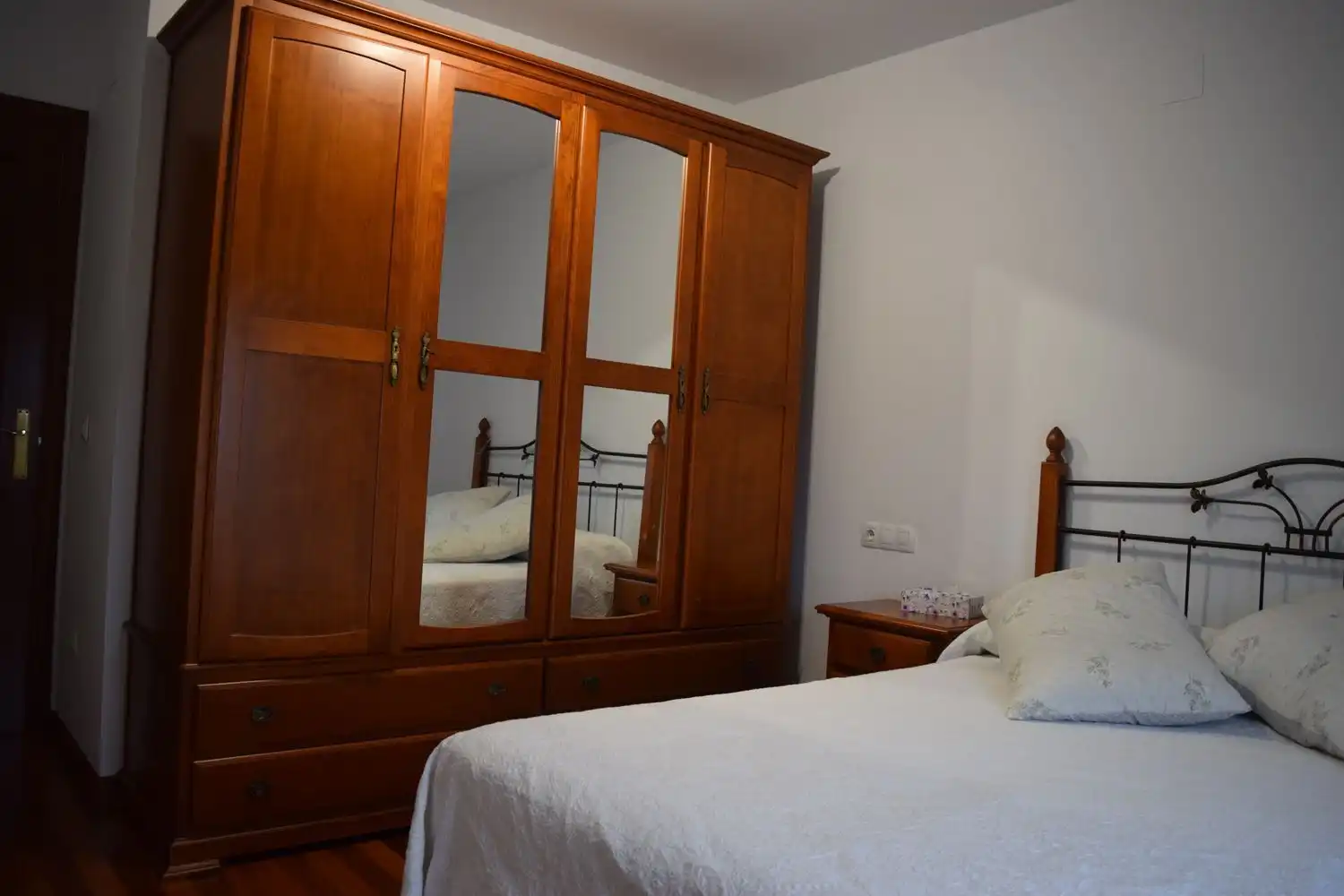 Bedroom of Flat for sale in El Franco 