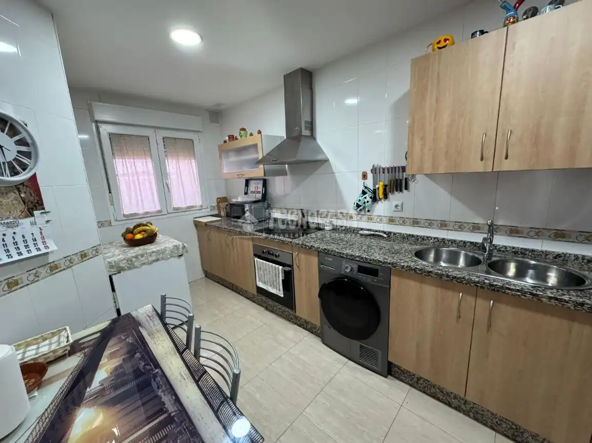 Küche von Wohnung zum Verkauf in Villafranca de los Barros mit Klimaanlage, Heizung und Terrasse