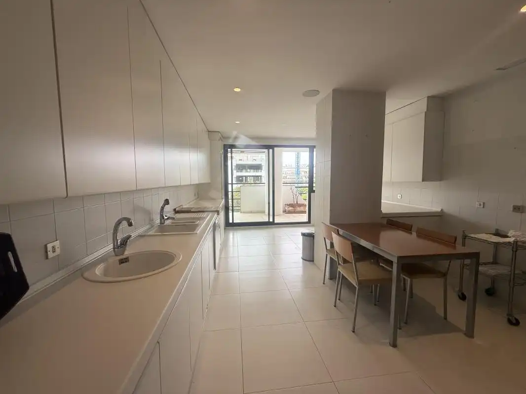 Küche von Büro zur Miete in Marbella mit Heizung