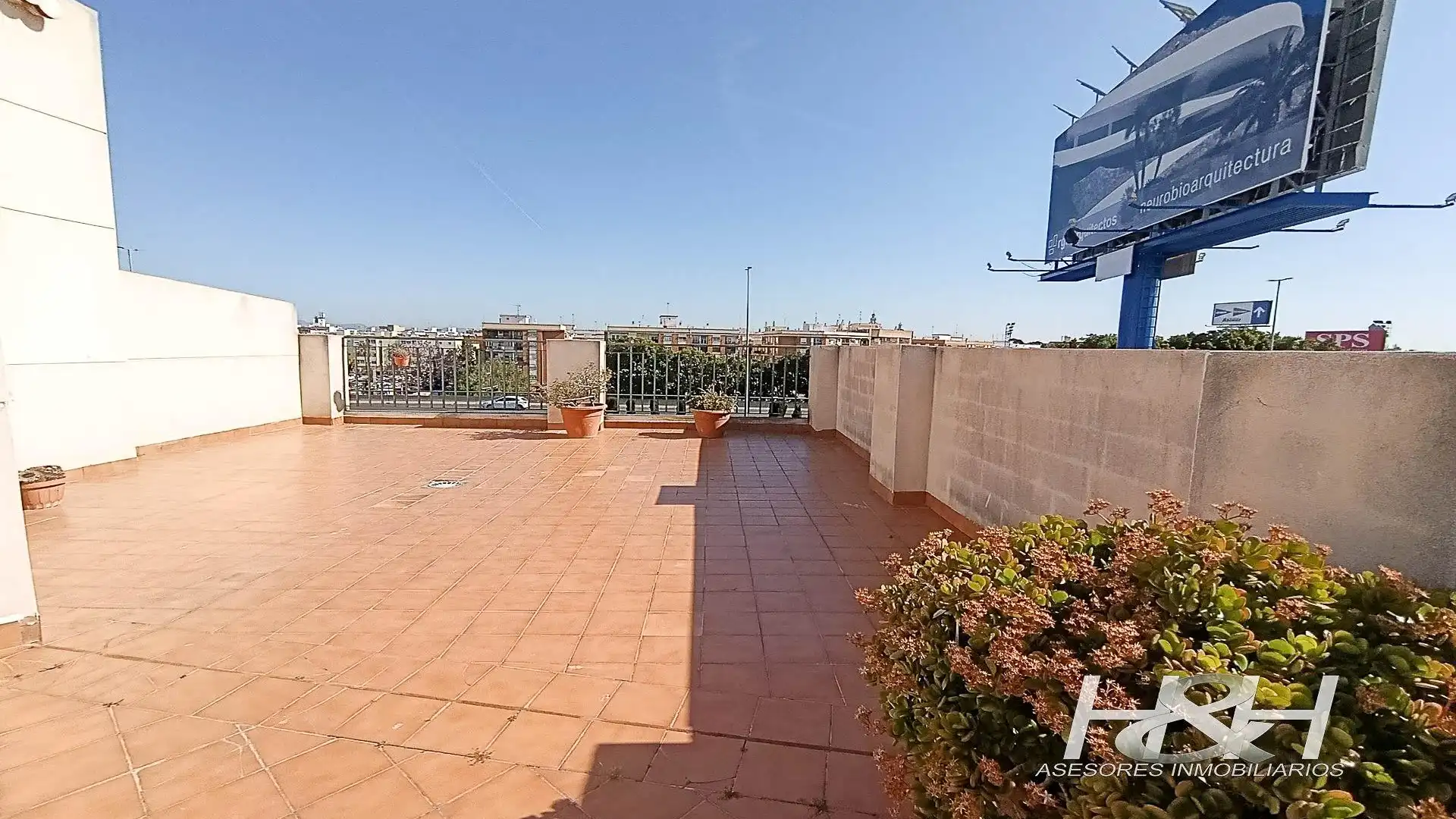 Terraza de Piso en venta en Burjassot con Terraza y Balcón