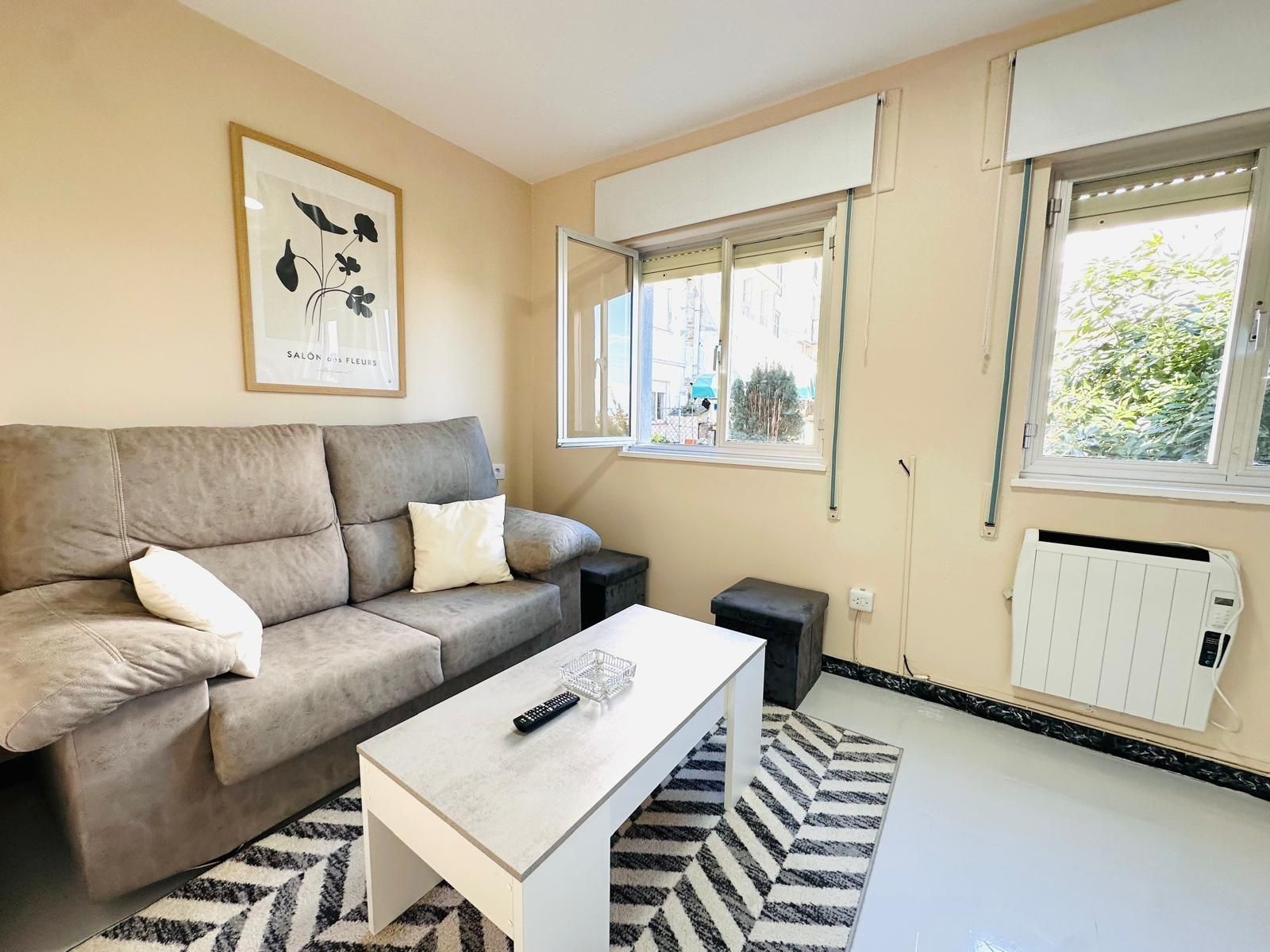 Sala d'estar de Casa o xalet en venda en Ribadeo amb Calefacció, Jardí privat i Terrassa