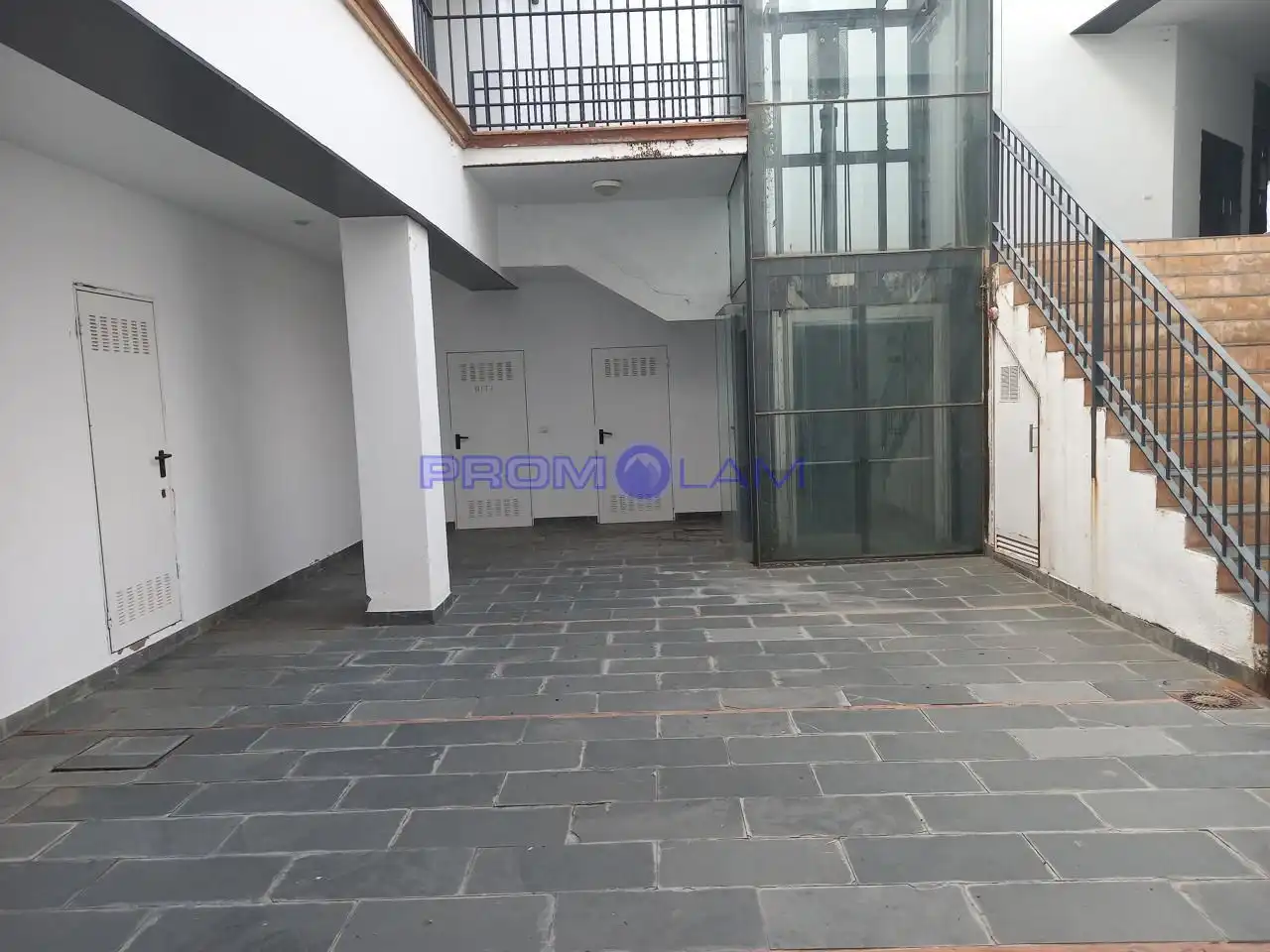 Gewerbefläche zum Verkauf in Plaza Virgen de los Reyes, imagen 9
