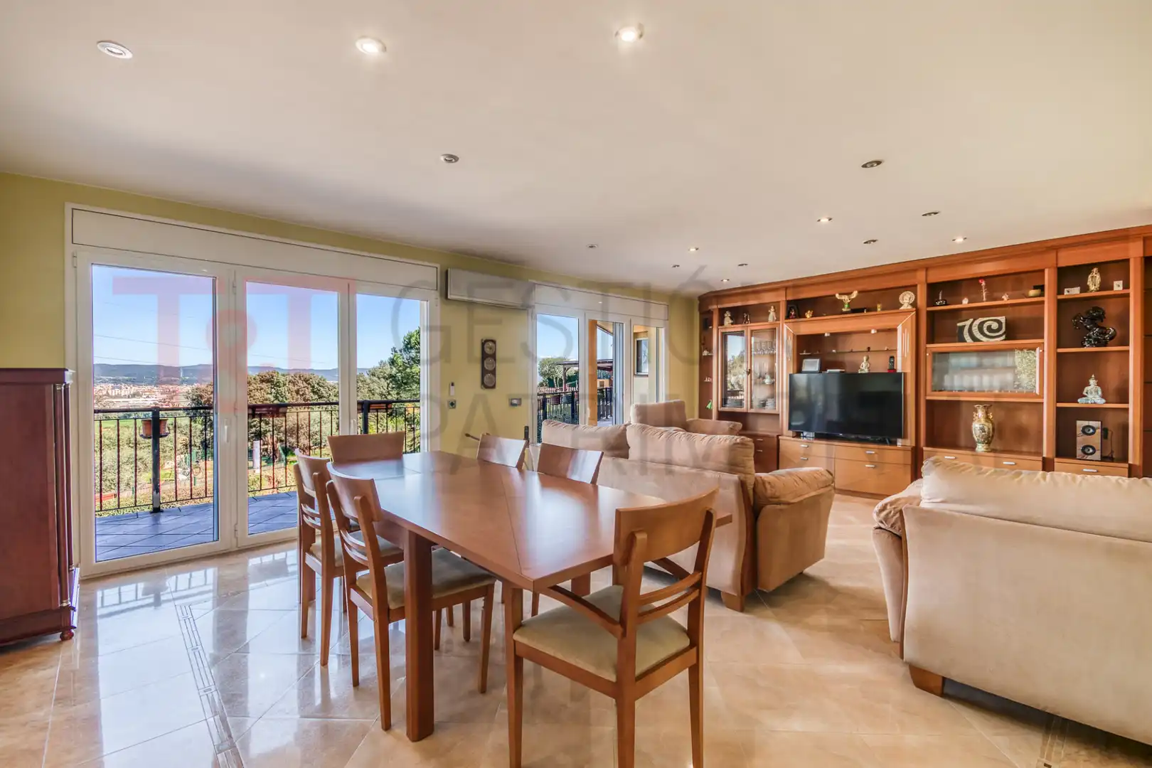 Comedor de Casa o chalet en venta en Bescanó con Aire acondicionado, Calefacción y Jardín privado