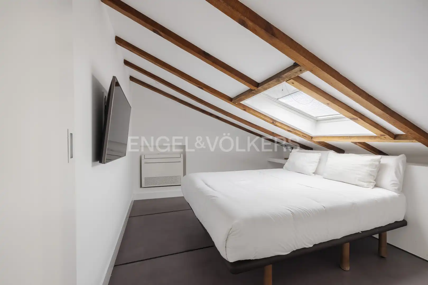 Habitación de Ático de alquiler en Madrid con Aire acondicionado, Calefacción y Terraza