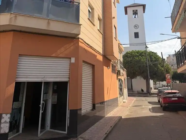 Local comercial en venda a POETISA JOSEFA LORENTE