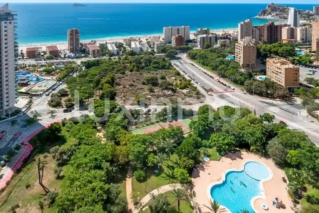 Exterior view of Flat for sale in Benidorm  with Air Conditioner, Private garden and Community pool