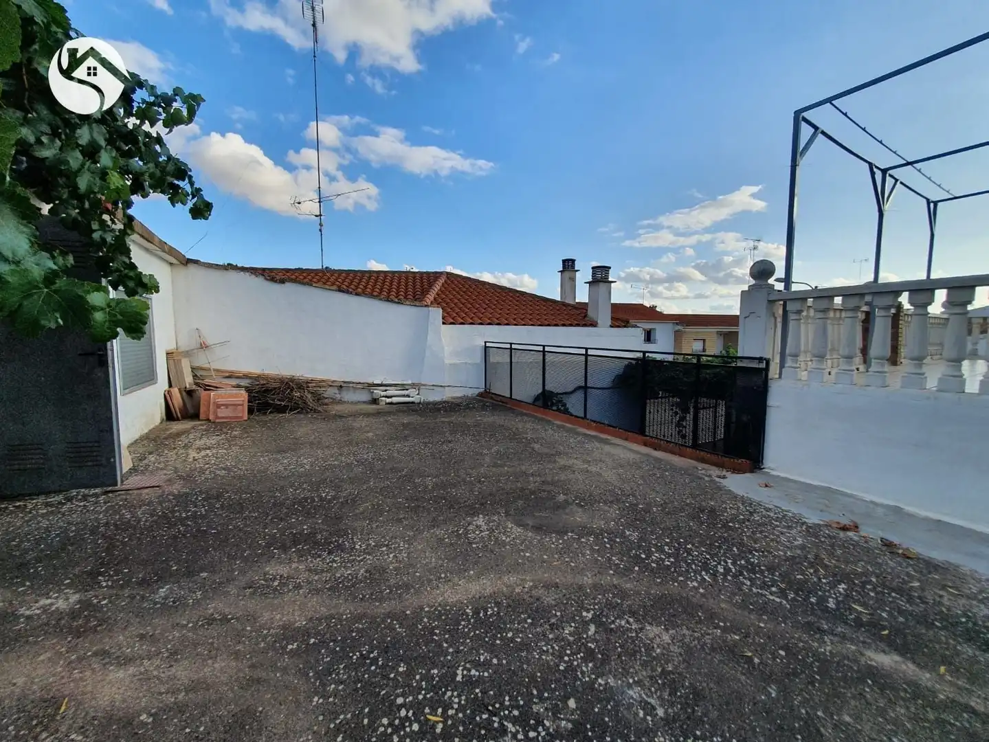 Exterior view of Houses for sale in Olmedilla de Alarcón