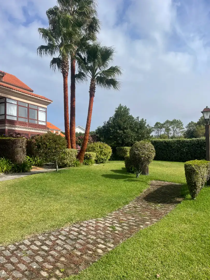Jardín de Ático en venta en Ribeira con Terraza, Trastero y Amueblado
