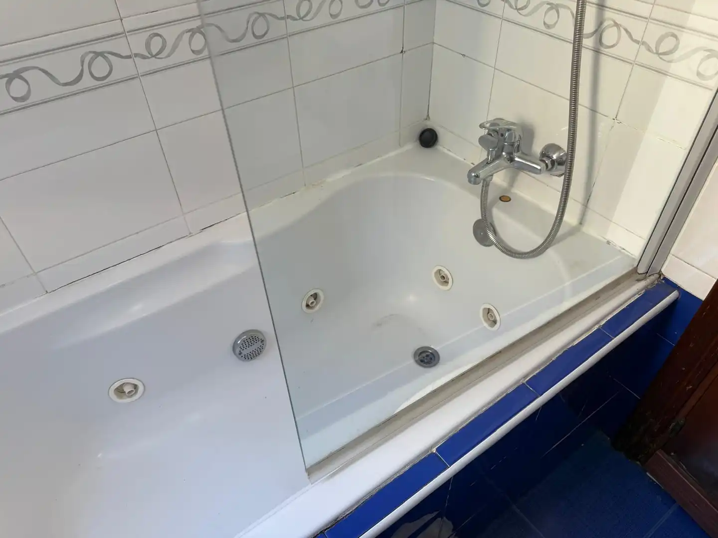 Bany de Pis de lloguer en Granada amb Aire condicionat, Moblat i Forn