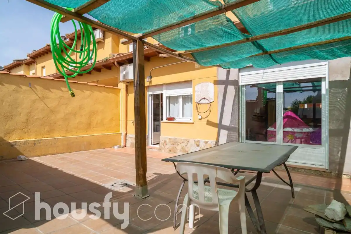 Adosado con jardín en venta en Calle Elbarre ., imagen 2