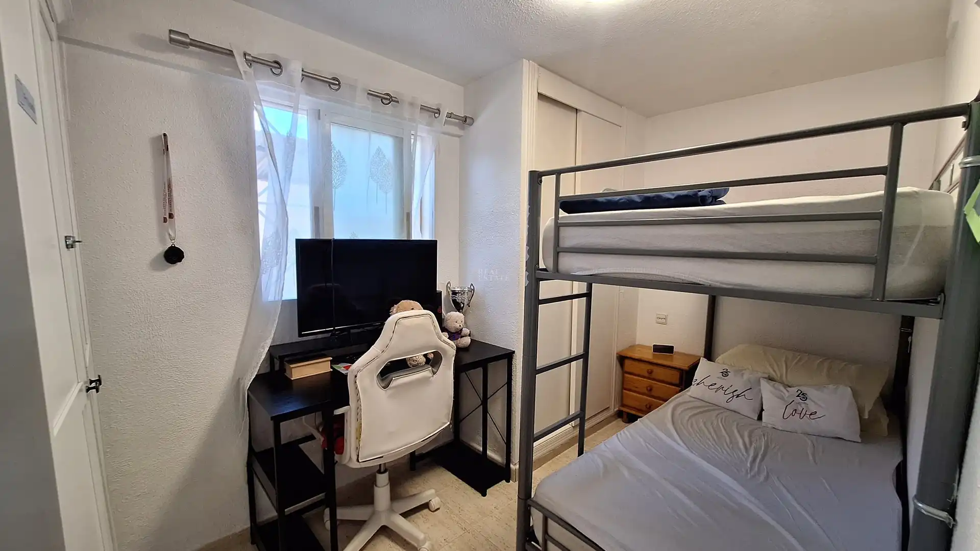 Bedroom of Flat for sale in L'Alfàs del Pi  with Air Conditioner, Terrace and Furnished