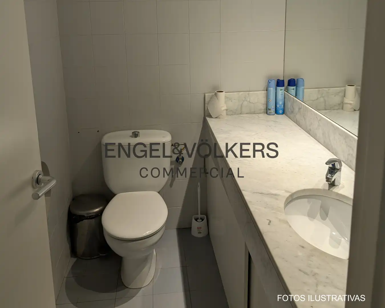 Bathroom of Office for rent in Barcelona  with Air Conditioner