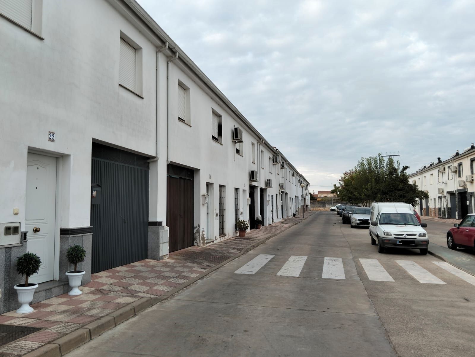 Vista exterior de Casa adosada en venda en Alcuéscar