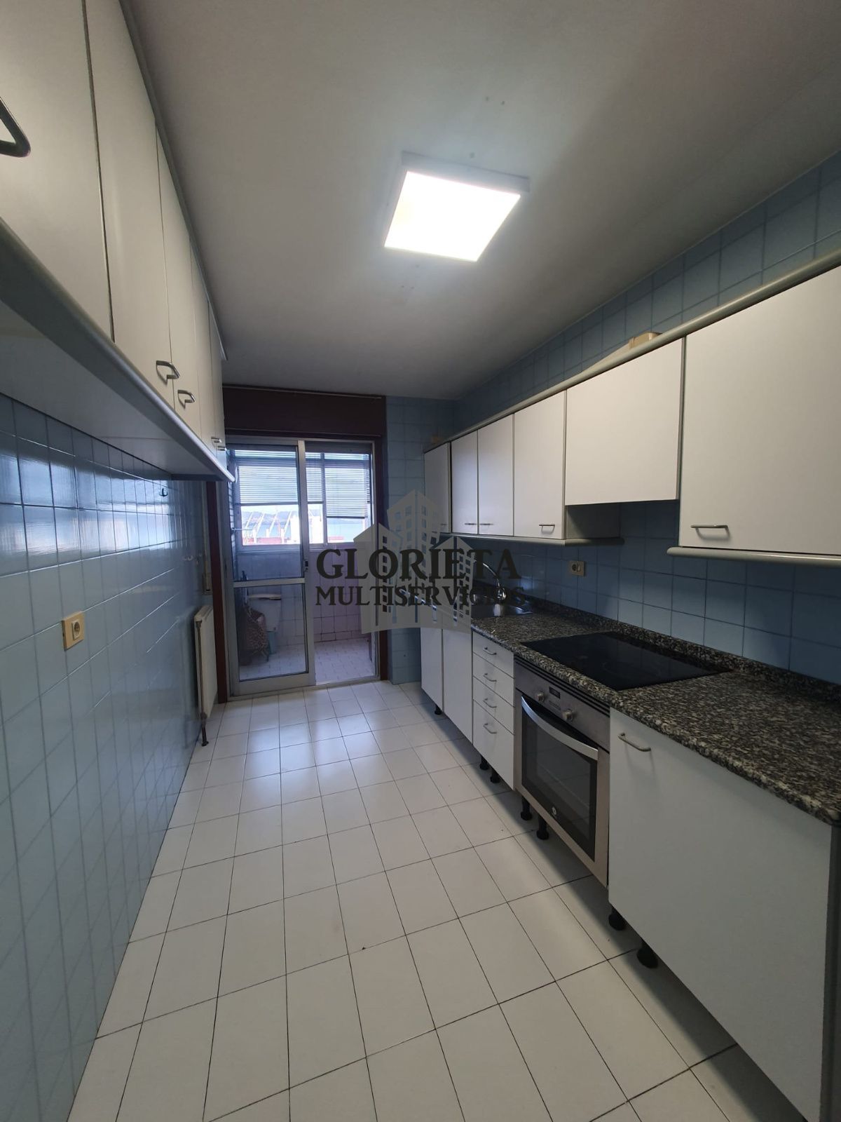 Cocina de Piso en venta en Vigo  con Calefacción, Parquet y Trastero