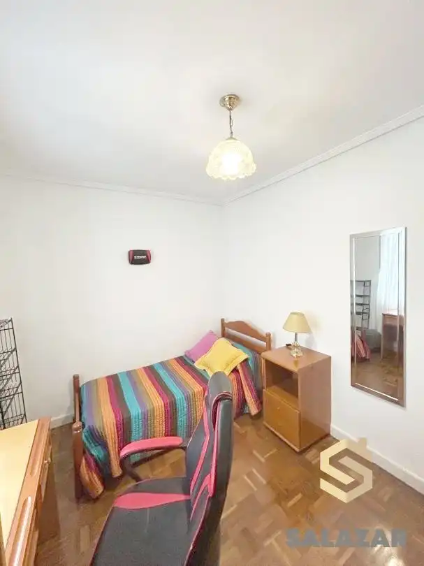 Bedroom of Flat for rent in Bilbao   with Heating, Oven and Washing machine