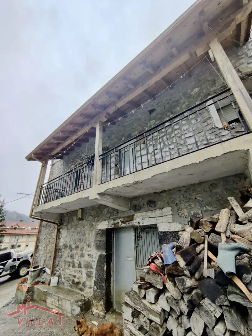 Vista exterior de Casa o xalet en venda en Ramales de la Victoria amb Terrassa