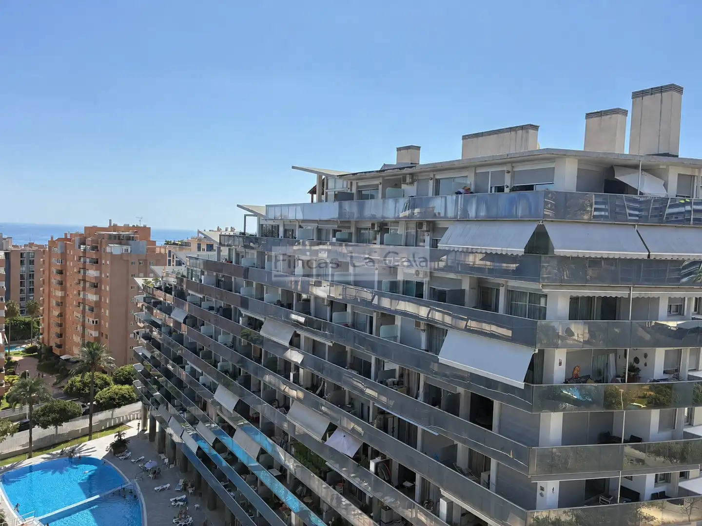 Apartamento con piscina en venta en gregal