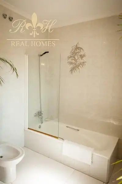 Bathroom of Houses for sale in L'Alfàs del Pi  with Air Conditioner, Terrace and Swimming Pool