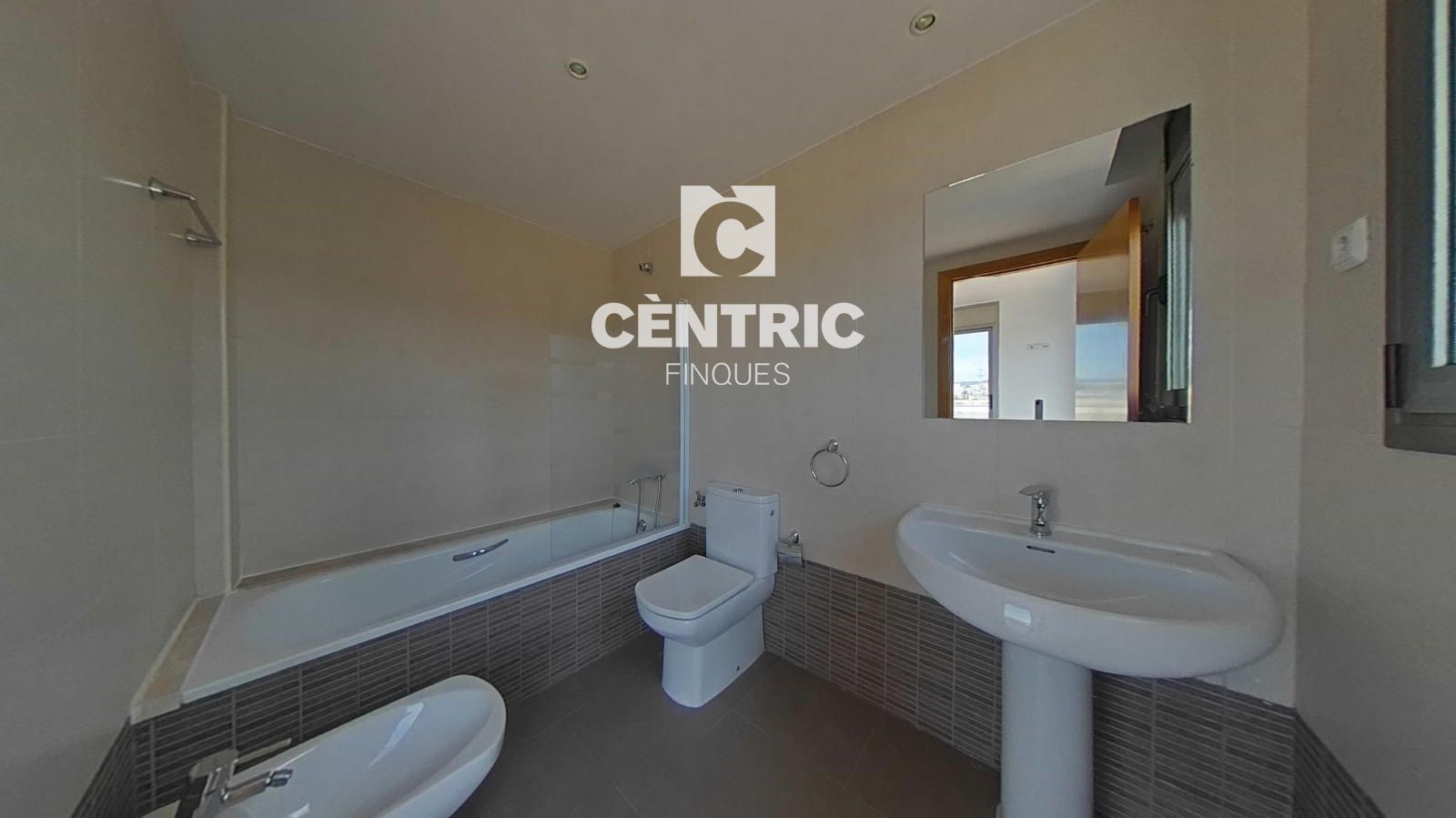 Bathroom of Duplex for sale in Terrassa  with Terrace