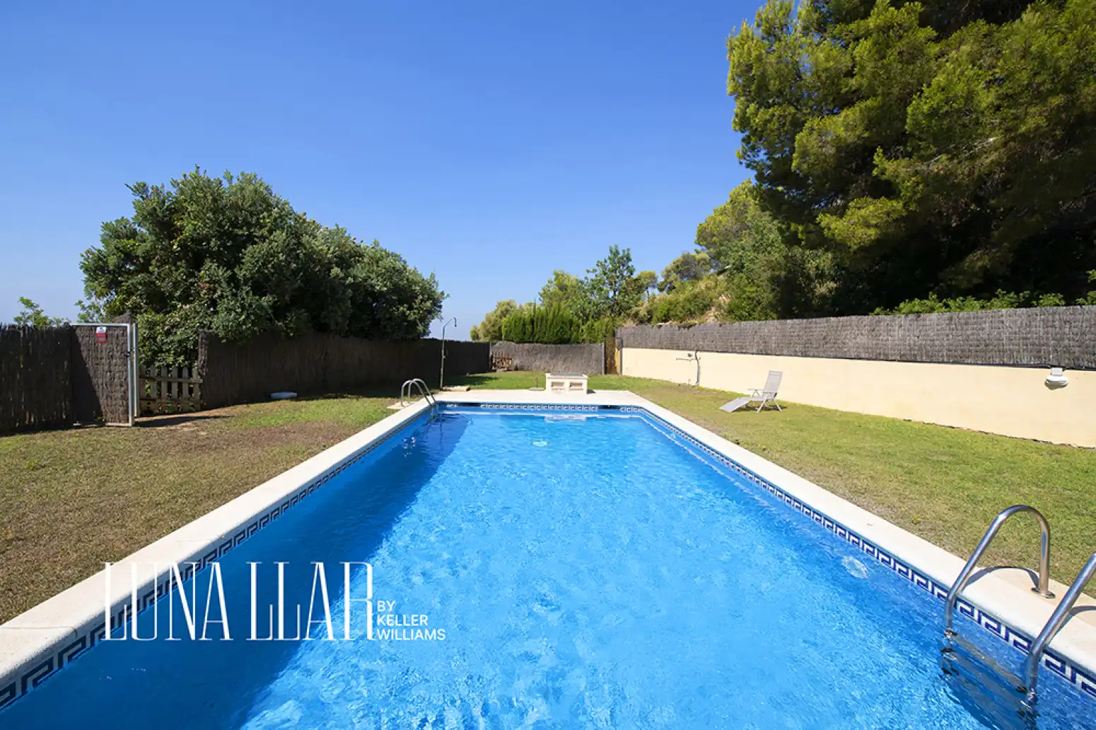 Swimming pool of Detached homes for sale in Sitges  with Air Conditioner, Heating and Private garden