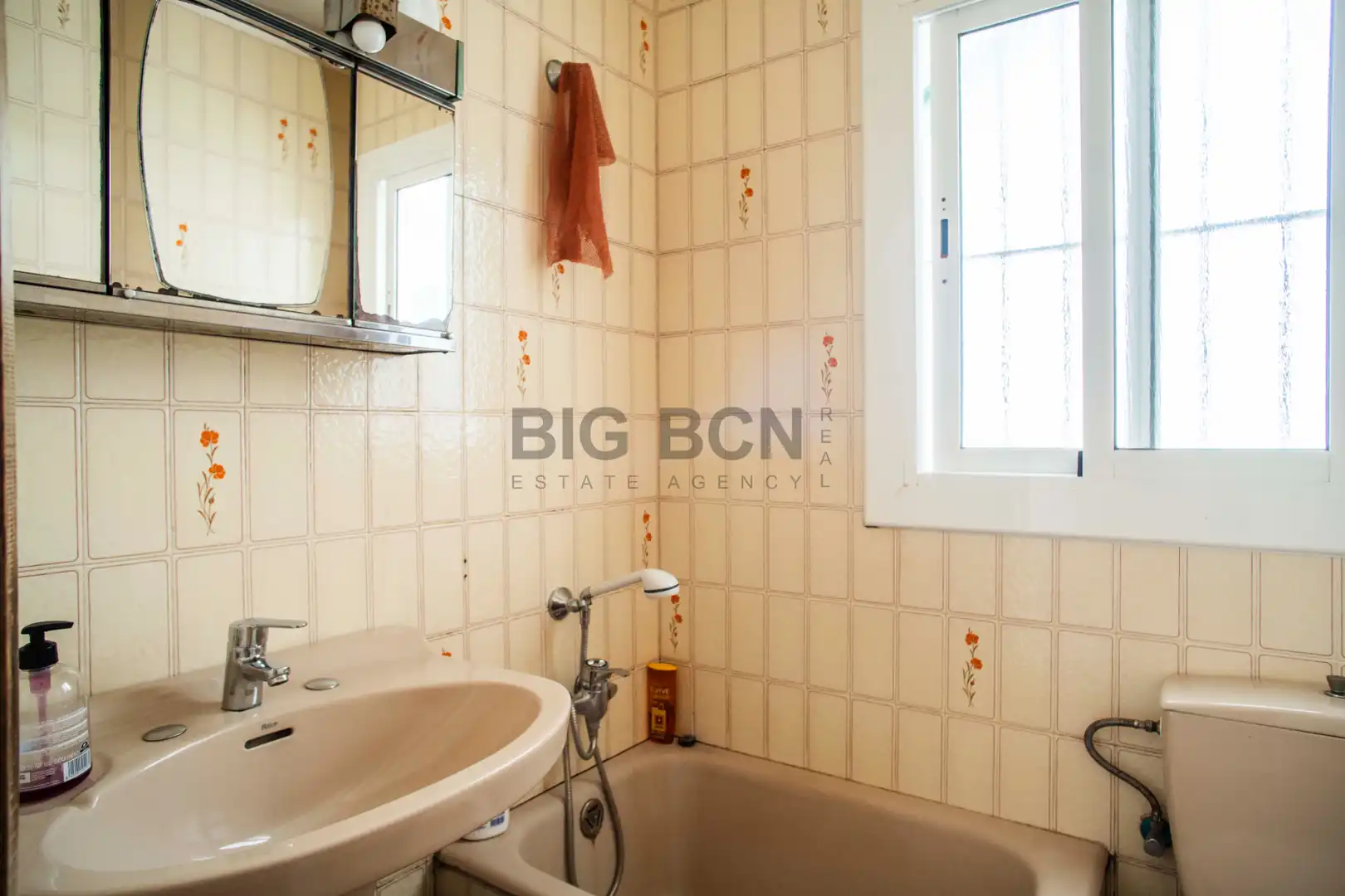 Baño de Casa o chalet en venta en Esplugues de Llobregat con Aire acondicionado, Calefacción y Jardín privado
