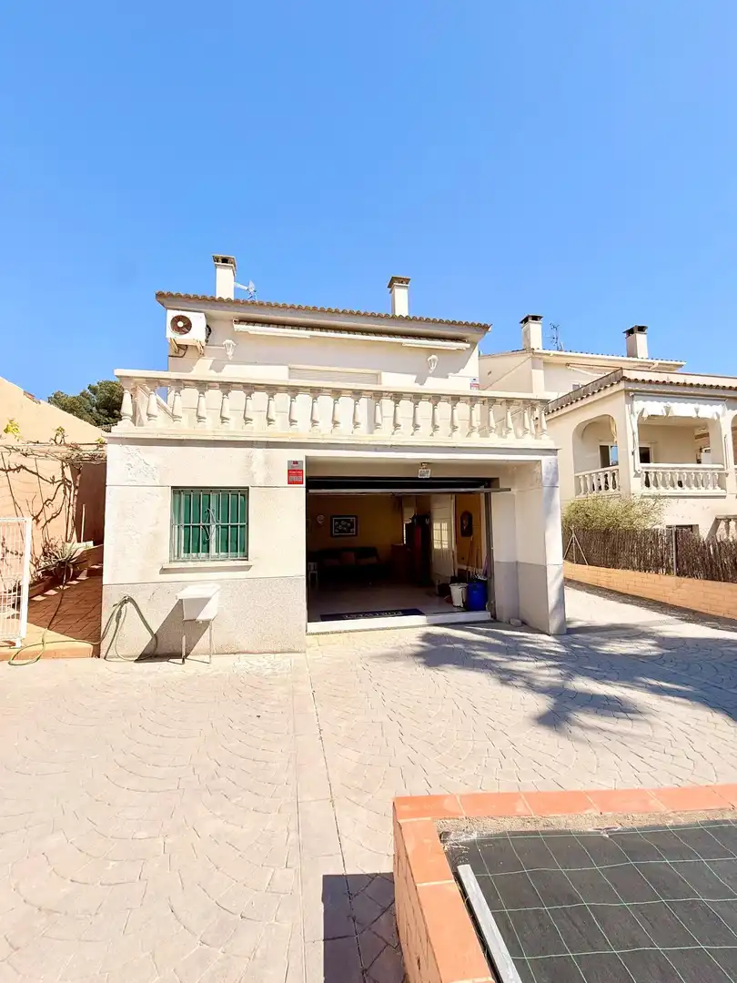 Exterior view of Houses for sale in Calafell  with Air Conditioner, Private garden and Terrace