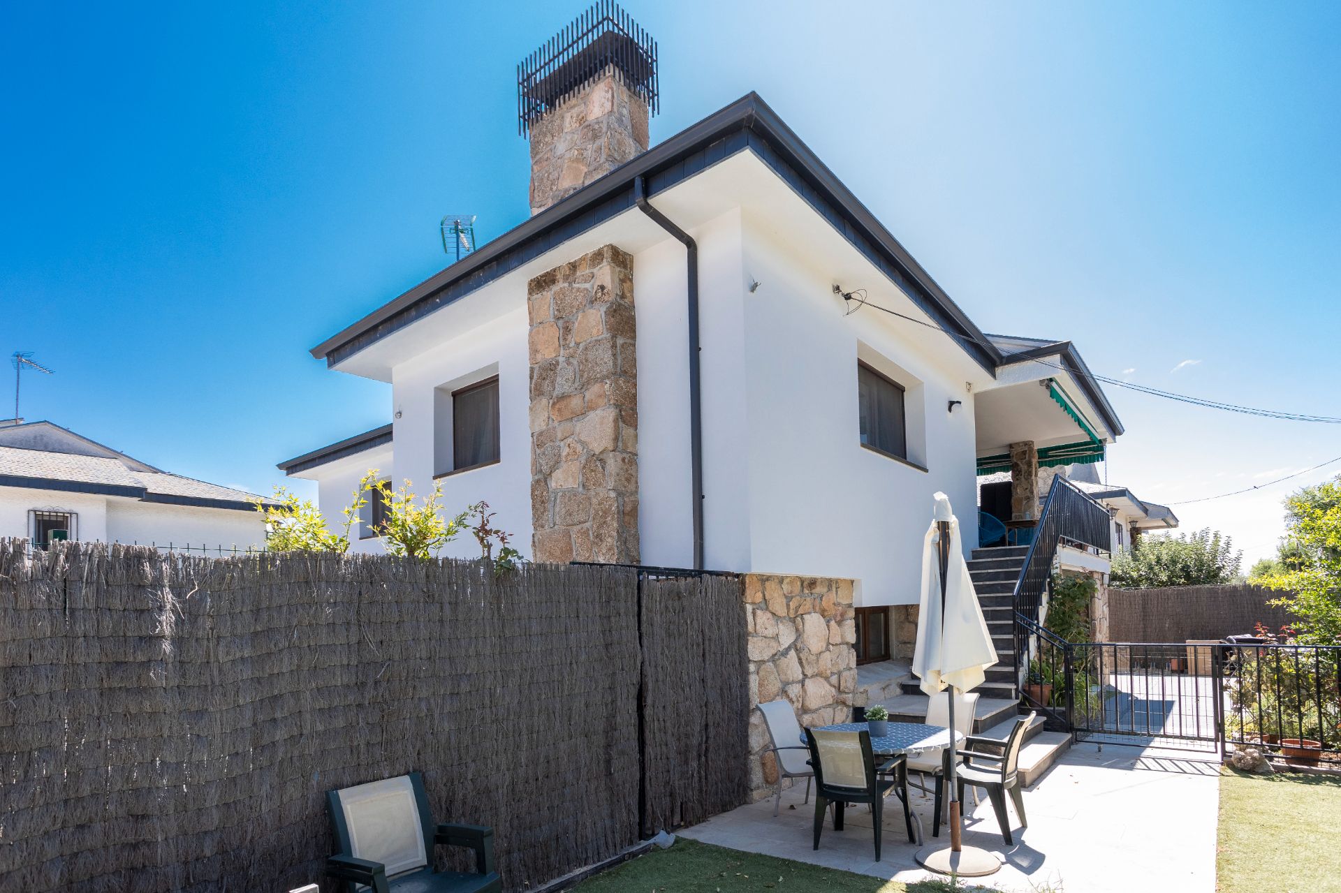 Garden of House or chalet for sale in Brunete  with Air Conditioner, Private garden and Terrace