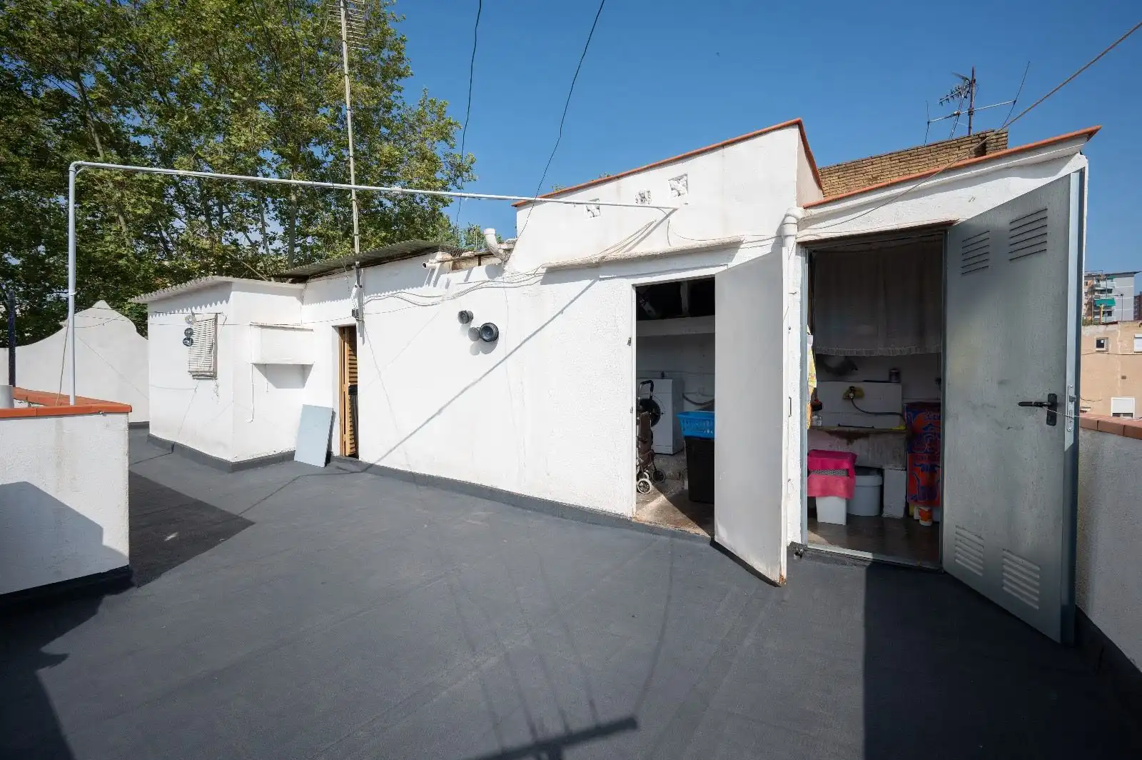 Exterior view of Houses for sale in Barcelona