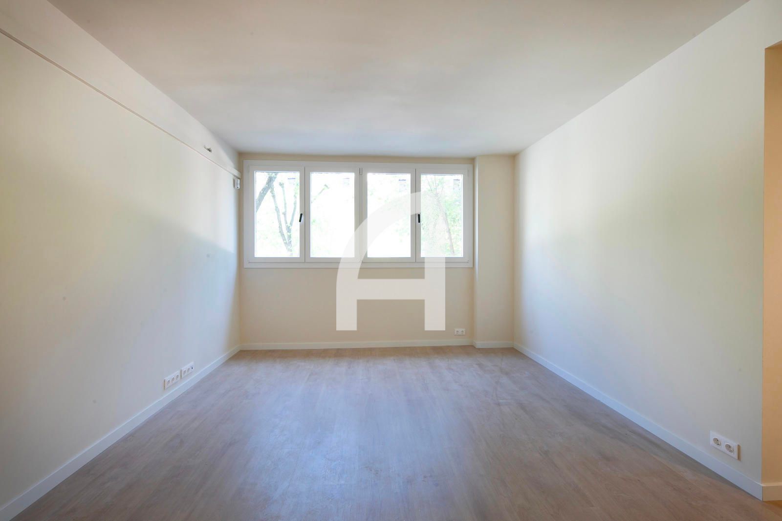 Bedroom of Flat for sale in  Barcelona Capital  with Air Conditioner, Heating and Parquet flooring
