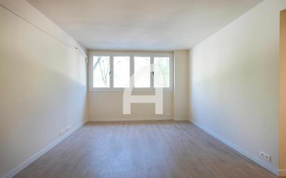 Bedroom of Flat for sale in  Barcelona Capital  with Air Conditioner, Heating and Parquet flooring