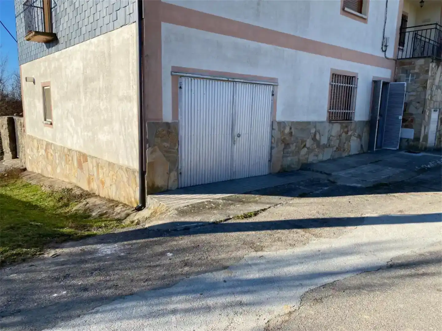 Parking de Piso en venta en Asturianos con Jardín privado, Trastero y Amueblado