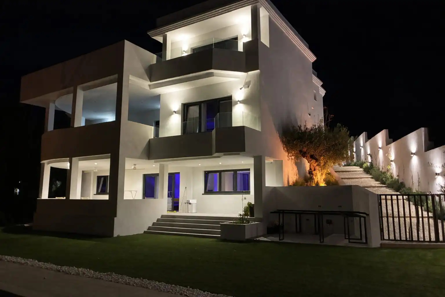 Außenansicht von Haus oder Chalet zur Miete in Sotogrande mit Klimaanlage, Privatgarten und Terrasse