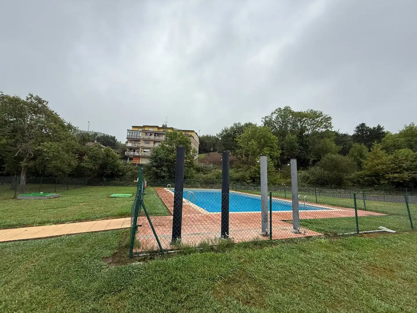 Piscina de Piso en venta en Hazas de Cesto con Calefacción, Terraza y Piscina comunitaria