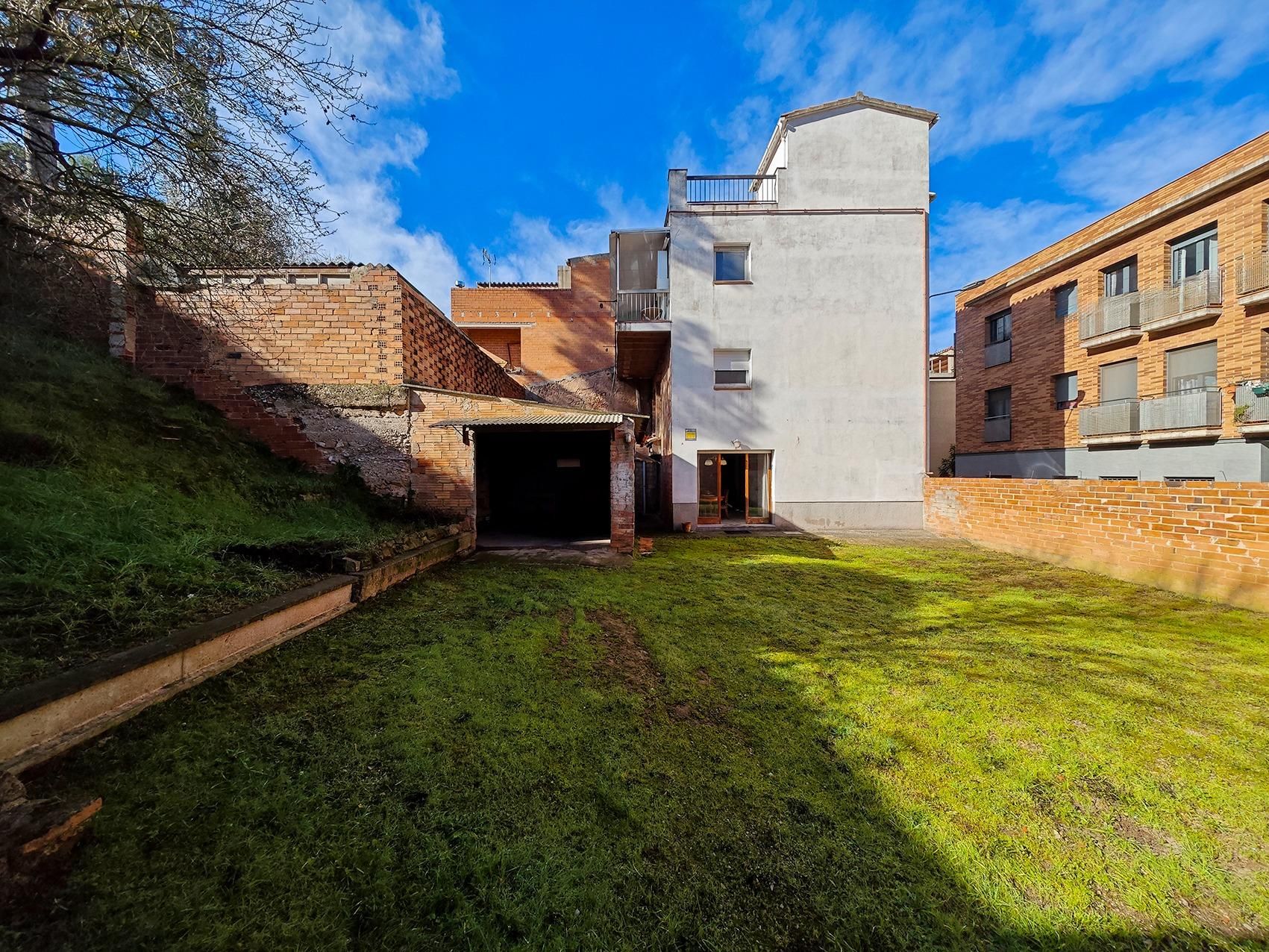 Vista exterior de Planta baixa en venda en Carme amb Jardí privat i Traster