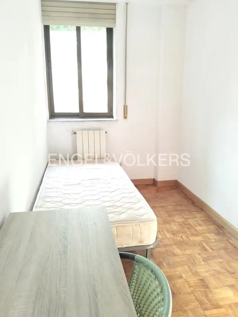 Piso de alquiler en Madrid con Calefacción, Terraza y Amueblado