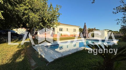 Foto 4 de Casa o xalet en venda a Calle G, Entrenúcleos, Dos Hermanas