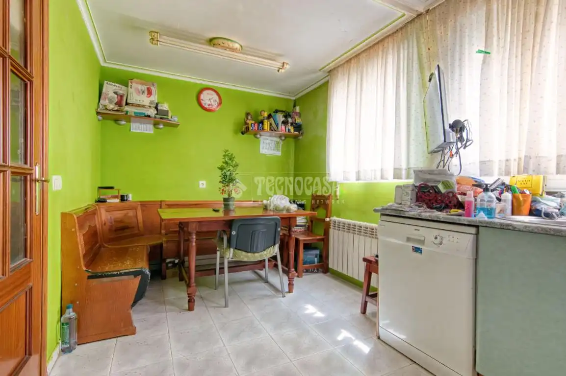Cocina de Casa adosada en venta en Valladolid con Calefacción, Parquet y Balcón