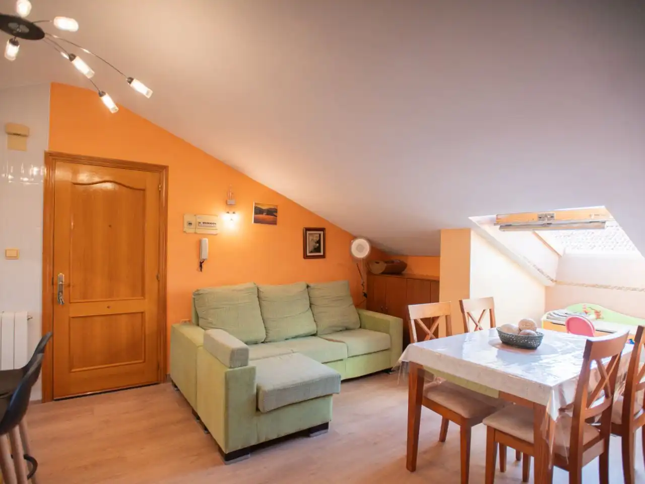 Sala de estar de Piso en venta en Cervera de Pisuerga, Palencia