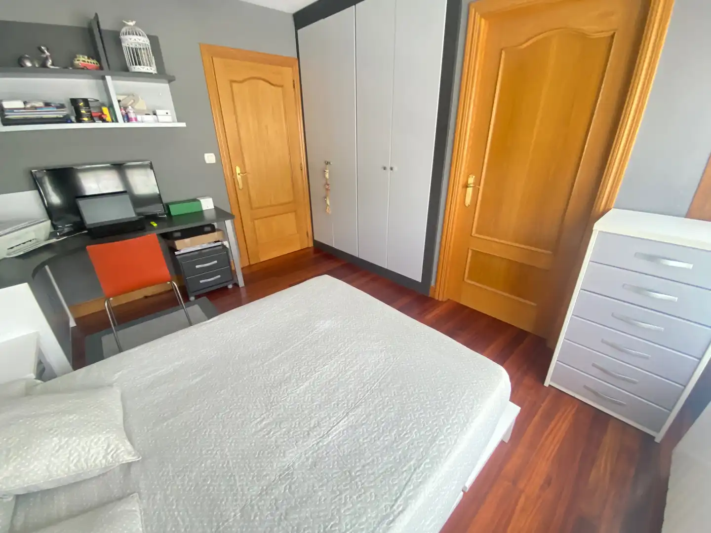 Dormitori de Casa adosada en venda en Irura amb Calefacció, Jardí privat i Parquet