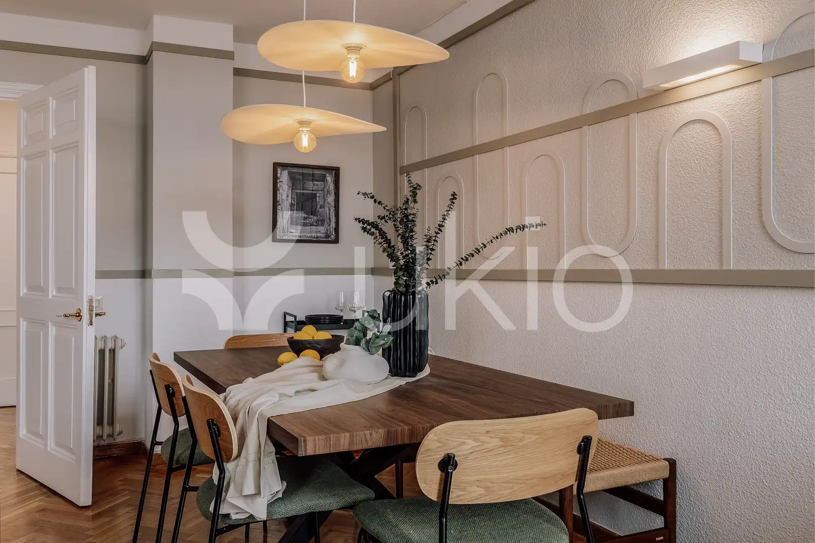 Menjador de Apartament de lloguer en Madrid amb Aire condicionat, Calefacció i Moblat