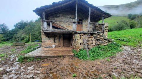 Foto 2 de Finca rústica en venta en Vega de Pas, Cantabria