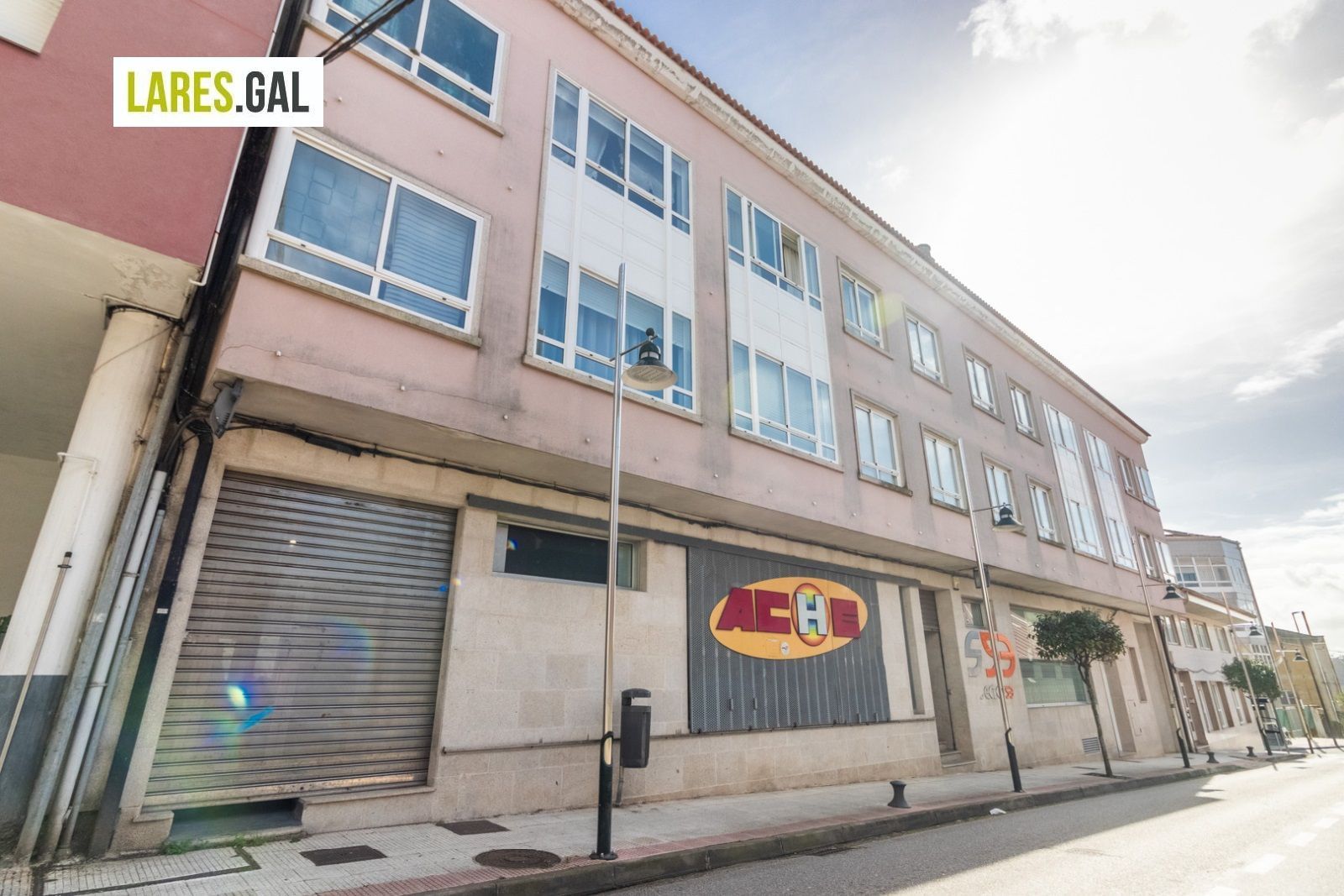 Vista exterior de Local en venda en Marín