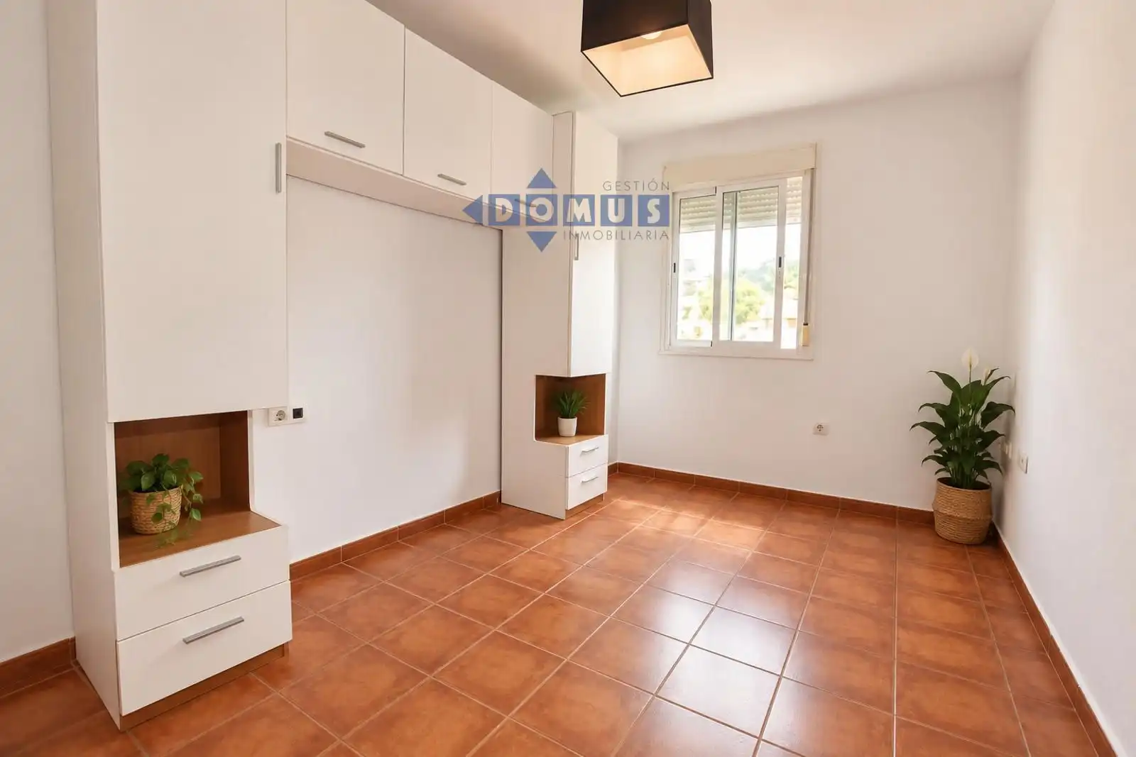 Ático con ascensor en venta en Juzgados - La Feria