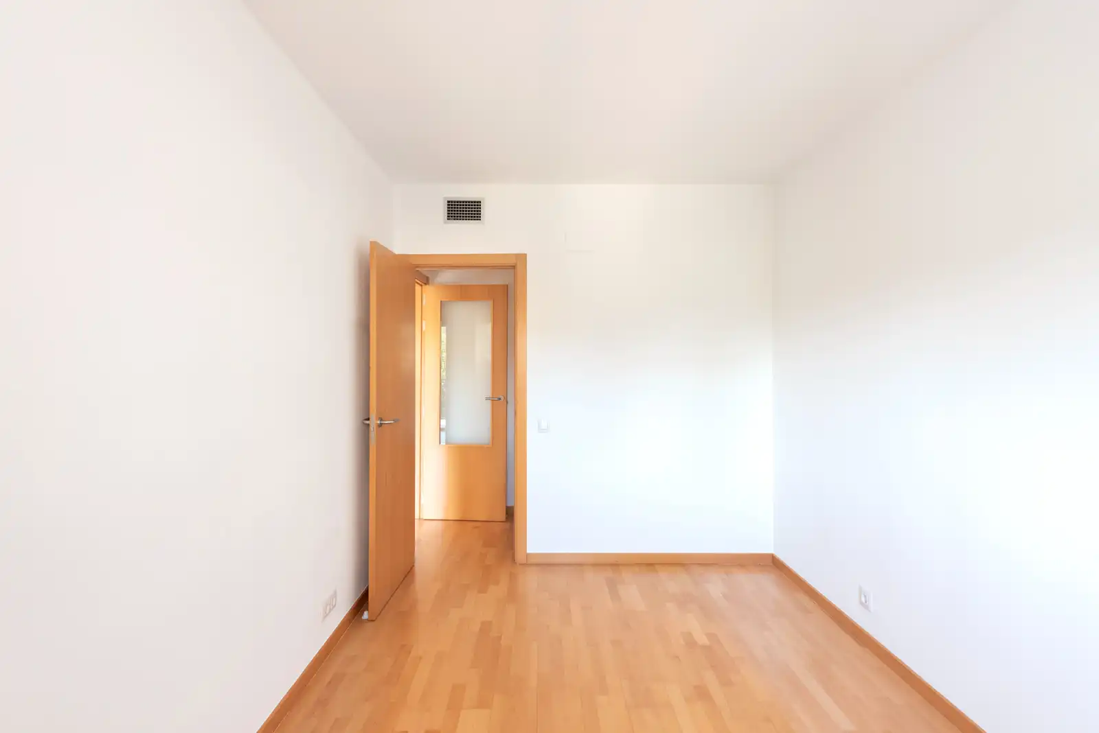 Bedroom of Flat for rent in Sabadell  with Heating, Parquet flooring and Oven