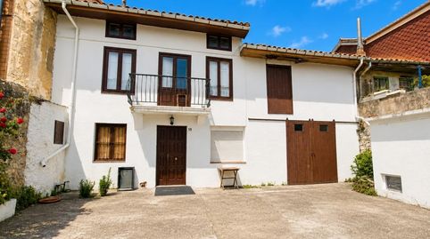 Foto 2 de Casa adosada en venta en Soto de la Marina, Santa Cruz de Bezana