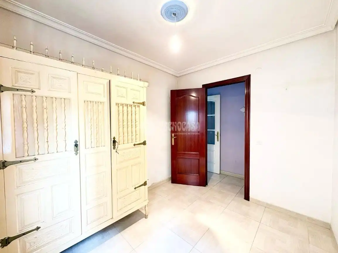 Habitación de Piso en venta en Sevilla con Aire acondicionado, Calefacción y Amueblado